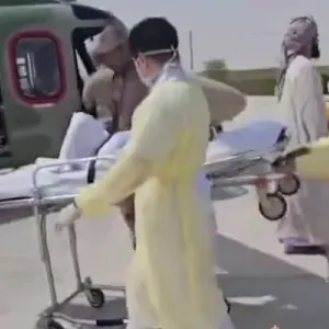 بالفيديو .. إسعاف 3 أشخاص يمنيين بعد تعرضهم لحادث تدهور