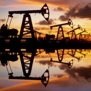 أسعار النفط بدعم من انخفاض الدولار