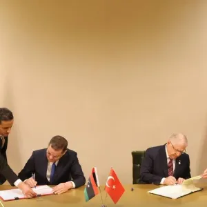ليبيا وتركيا توقعان مذكرة تفاهم للتعاون العسكري