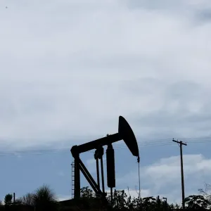 حرائق كندا ومخزونات أميركا تدفعان أسعار النفط للارتفاع