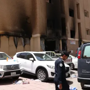 أكثر من 49 قتيلاً في حريق بمبنى يقطنه عمال أجانب في الكويت