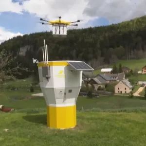 فيديو. طائرات مسيّرة لإيصال البريد إلى مرتفعات فيركور في فرنسا