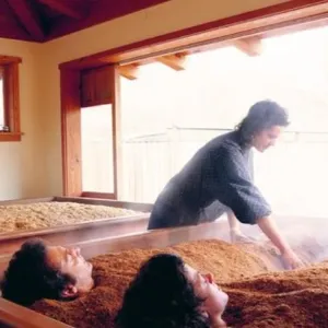 حمام "إنزيم الأرز" الياباني.. علاج يجذب المؤثرين