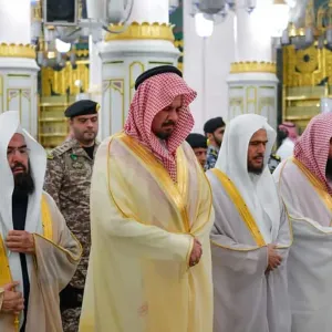 أمير المدينة المنورة يزور المسجدَ النبوي الشريف فور وصوله للمنطقة