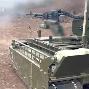 روبوتات "الساعي" المقاتلة الروسية تقتحم مواقع العدو وتحيّد 12 جنديا (فيديو)