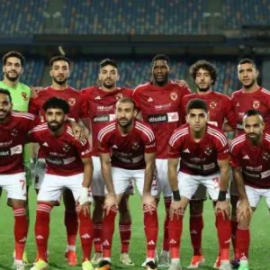 الأهلي المصري يغرم 3 لاعبين بسبب الخروج عن النص