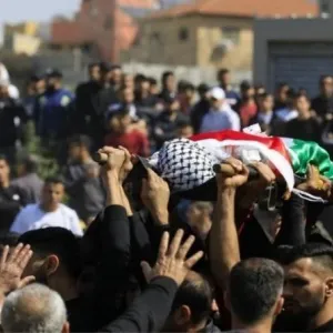 آلاف الفلسطينيين يشيعون جثامين 13 شهيدا بمخيم "نور شمس" في طولكرم