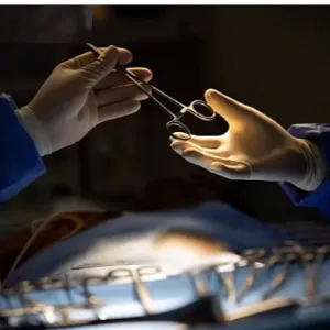 عملية جراحية نوعية بتجمع مكة الصحي لإنقاذ سبعينية تركية من نزيف في المخيخ