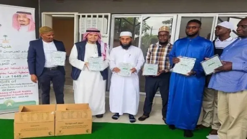 وزارة الشؤون الإسلامية تقدم هبة خادم الحرمين الشريفين بـ3 أطنان من التمور لمسلمي بوتسوانا في رمضان