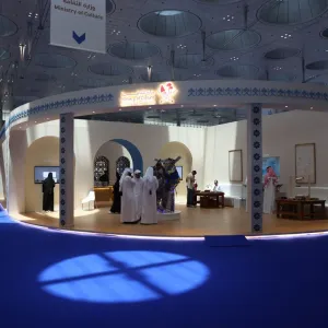 جناح وزارة الثقافة يتزين بنوادر المخطوطات ومطبوعات جديدة بخط قطر بمعرض الدوحة للكتاب