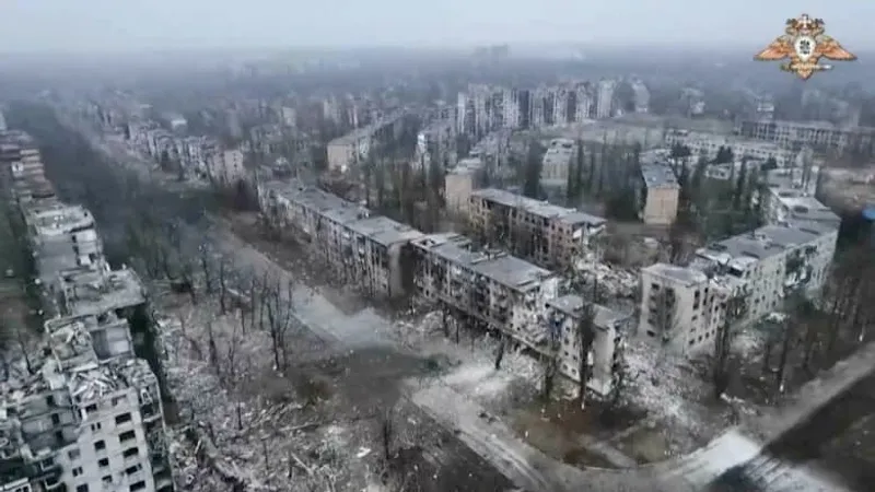 بوتين يمنح أوسمة للجنود المشاركين في الاستيلاء على بلدة أفدييفكا الأوكرانية