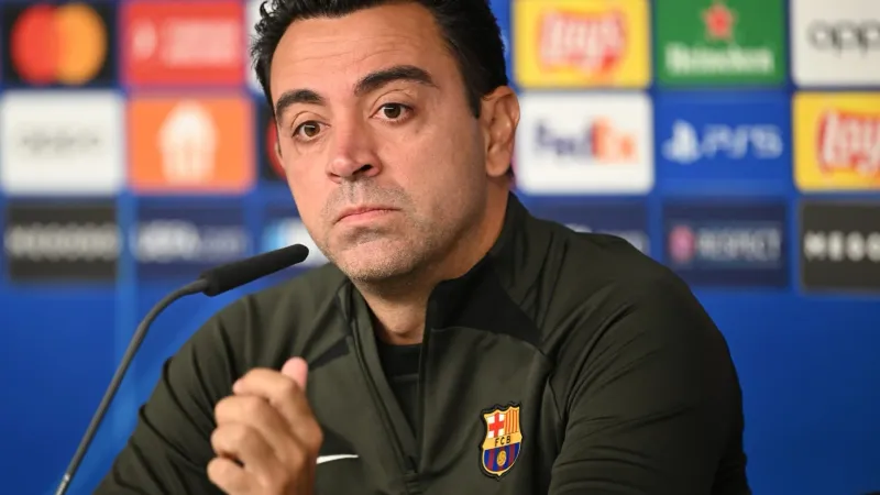 إدارة نادي برشلونة الإسباني تقيل المدرب تشافي هيرنانديز