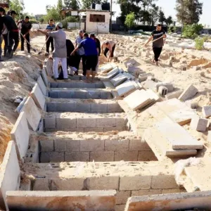 العثور على 300 جثة في مقبرتين جماعيتين بغزة