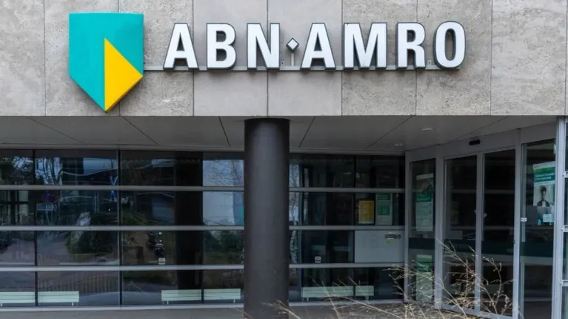 الحكومة الهولندية تخفض حصتها في بنك ABN Amro إلى 40.5%