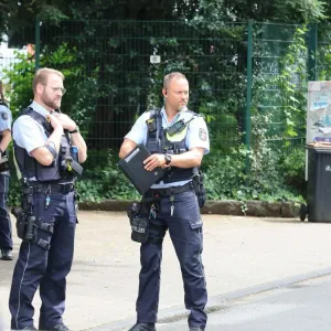 الشرطة الألمانية تطلق النار على امرأة تحمل سكيناً بكولونيا