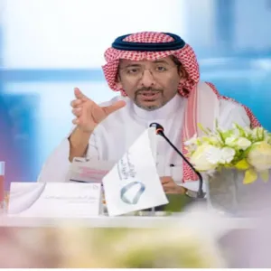 وزير الصناعة يجتمع مع رابطة رجال الأعمال القطريين لبحث فرص التعاون