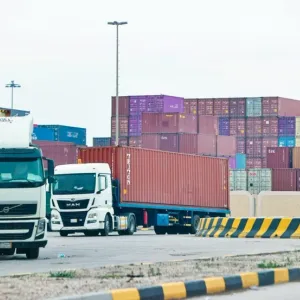 هيئة الموانئ السعودية تستعين بأراض حكومية لتخزين الحاويات خارج ميناء الدمام