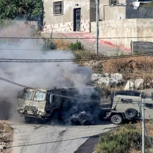 تفجير عبوة ناسفة بآلية عسكرية إسرائيلية في مخيم طولكرم بالضفة الغربية (فيديو)