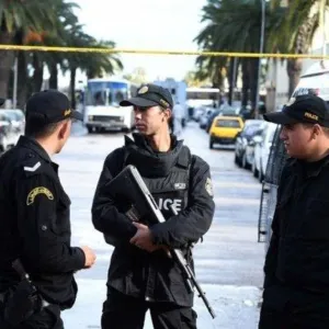 الشرطة التونسية تلقي القبض على محامية معروفة بانتقادها للرئيس