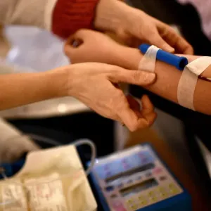 خاص التبرع بوحدة واحدة من الدم يساهم في إنقاذ حياة 3 أفراد