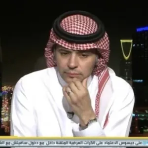 شاهد.. تعليق أحمد الفهيد على احتفال سعود عبد الحميد بـ"الكرسي"!