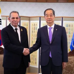 رئيس الحكومة يؤكد في لقائه مع الوزير الأول الكوري أن كوريا شريك استراتيجي لتونس
