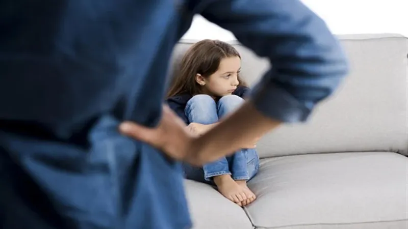 الحرمان العاطفي يهدد نفسية طفلِك- 9 علامات تكشف عنه