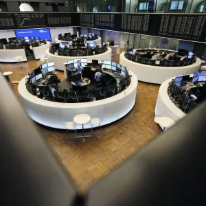 الأسهم الأوروبية تغلق على ارتفاع طفيف وسط ترقب مسار أسعار الفائدة