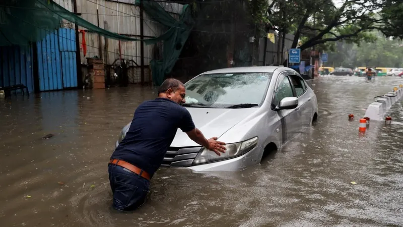 تحذيرات من هطول أمطار غزيرة على نيودلهي