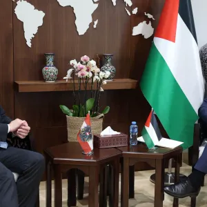 رئيس حكومة تسيير الأعمال الفلسطينية يطالب النمسا بإعادة دعم الأونروا