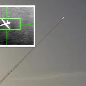 الحوثيون يعرضون مشاهد إسقاطهم لطائرة "MQ9" الأمريكية بصاروخ أرض جو محلي الصنعِ (فيديو)