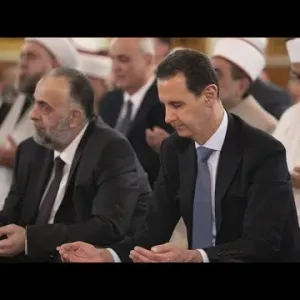 الرئيس السوري بشار الأسد يؤدي صلاة عيد الأضحى في دمشق