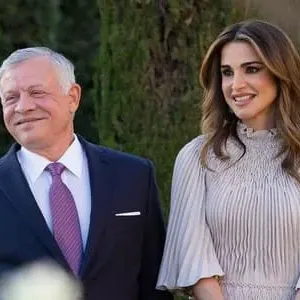 الملكة رانيا تُعايد الملك عبد الله الثاني احتفالًا بهذه المناسبة المميزة