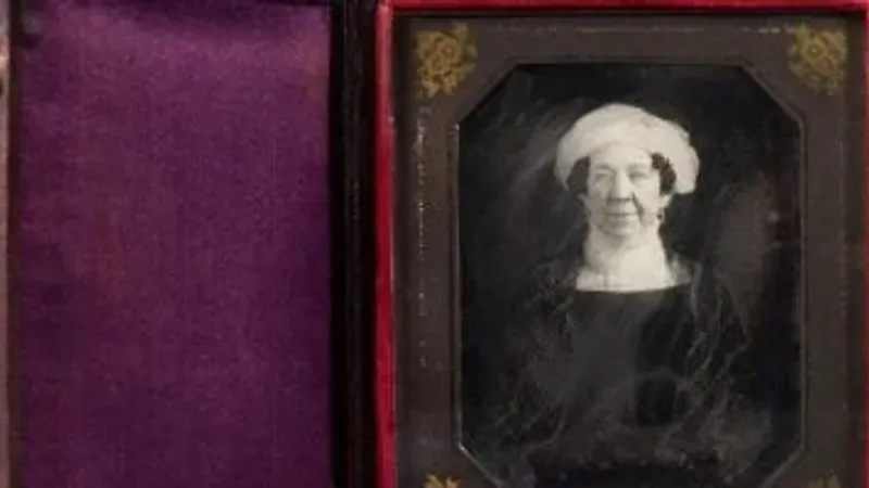 متحف سميثسونيان يستحوذ على أقدم صورة معروفة للسيدة الأولى الأمريكية