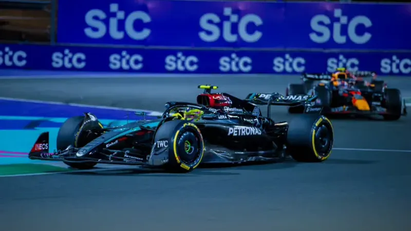 "ماكس فيرستابين" يفوز بسباق جائزة السعودية الكبرى stc للفورمولا 1