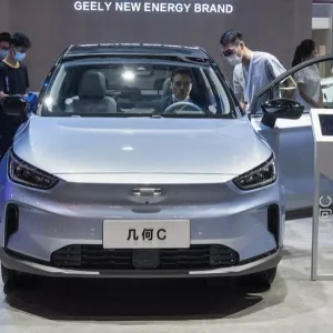 المفوضية الأوروبية تهدد بزيادة رسوم السيارات الكهربائية الصينية