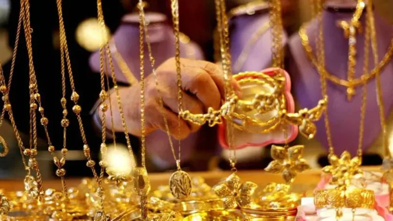 أسعار الذهب تسجل انخفاضا جديدا في الصاغة.. عيار 21 يخسر 20 جنيها