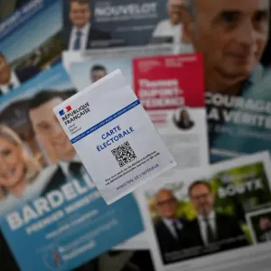 مالية فرنسا ستتعرض لمزيد من الضغوط أيا كان الفائز في الانتخابات