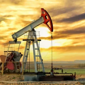 تراجع أسعار النفط وسط مخاوف من تباطؤ الطلب