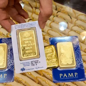 الذهب يتراجع بانتظار قرار الفيدرالي وبيانات التضخم الأميركية