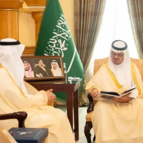نائب أمير مكة يستمع لأعمال بنك التنمية الاجتماعية