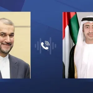 عبدالله بن زايد يجري اتصالاً هاتفياً مع وزير خارجية إيران