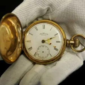 انتشلوها من جثة أغنى راكب على متن «تيتانيك».. ساعة ذهبية تحقق مبلغًا قياسيًا (تفاصيل)