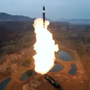 كوريا الشمالية تختبر "رأسا حربيا كبيرا جدا"