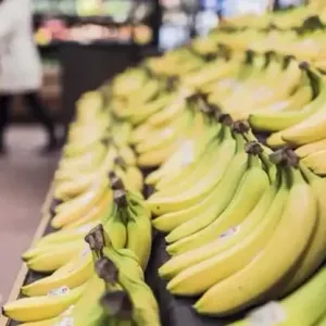 تطويق مُضاربي الموز وإجراءات لضبط الأسعار في أسواق الجملة