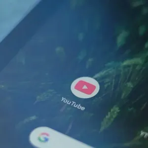 أعضاء YouTube Premium يمكنهم الآن اختبار ميزة “القفز للأمام” المدعومة بالذكاء الاصطناعي