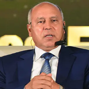 وزير النقل: الدولة المصرية أنفقت تريليوني جنيه لتطوير البنية التحتية في القطاع