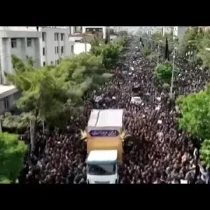 فيديو: محافظة خراسان تودع إبراهيم رئيسي قبل دفنه في مشهد مسقط رأسه