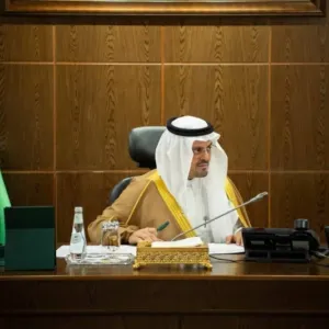 نائب أمير مكة يطلع على الخطط التشغيلية للحج