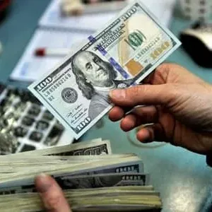 ضباب يلفّ موعد تعديل سعر الدولار المصرفي